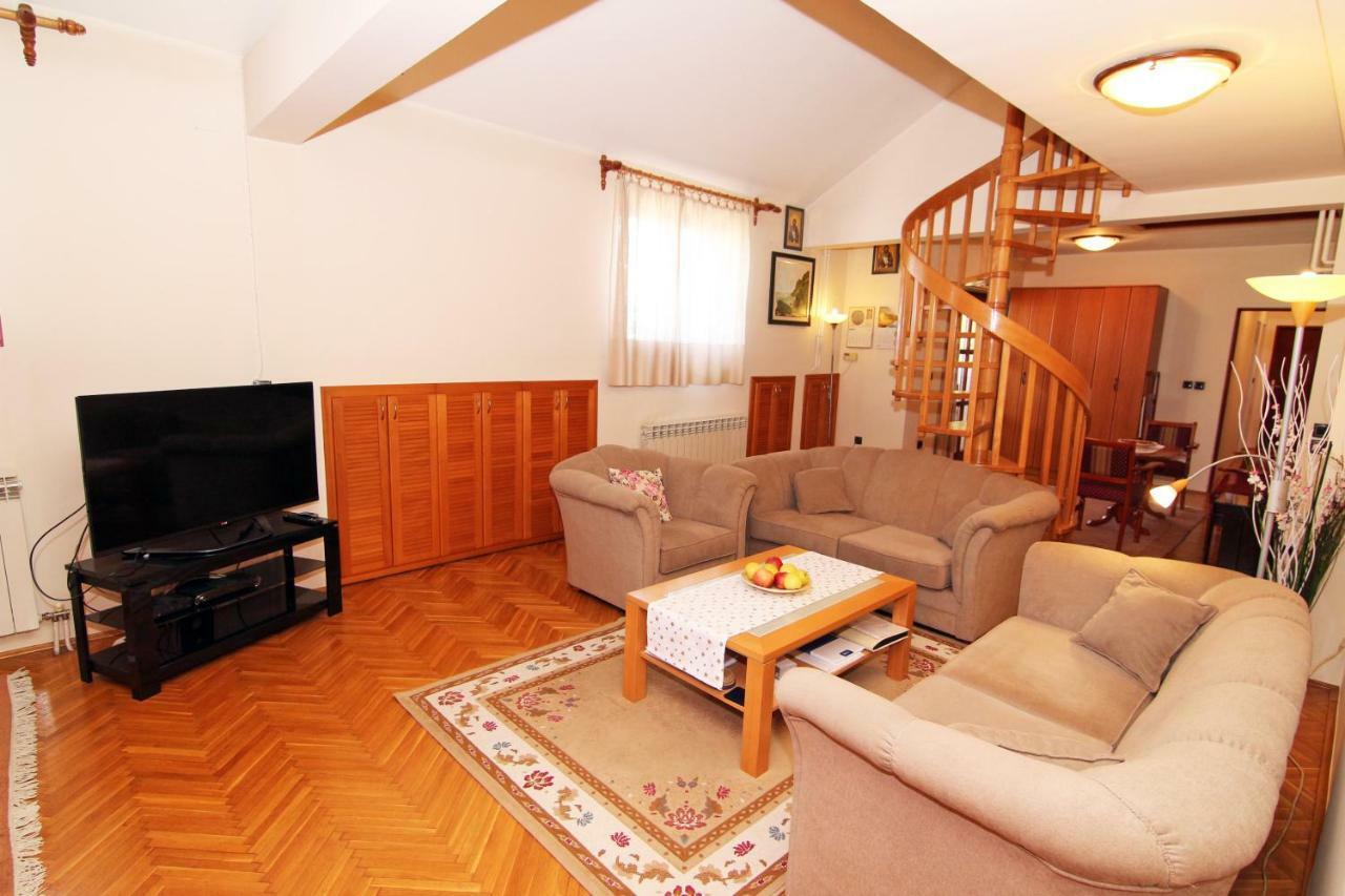 Nobles Apartment 4**** Belgrado Buitenkant foto